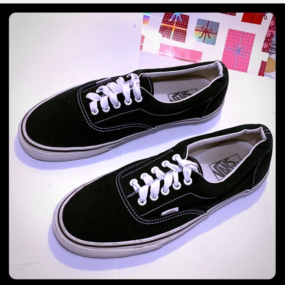 Like New VANS Unisex Sneaker Shoes. M: 10.5; W: 12 - Picture 2 of 8